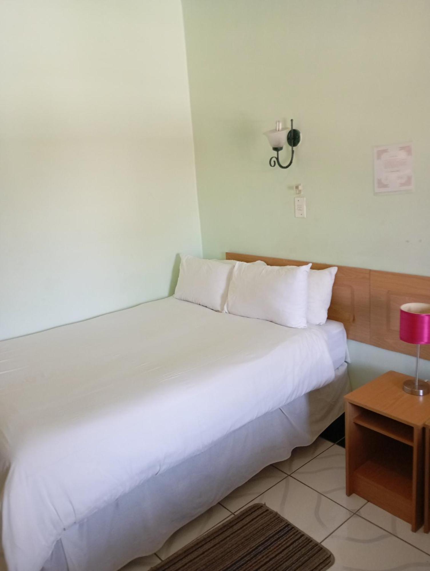 Brackendene Lodge Gaborone Eksteriør bilde
